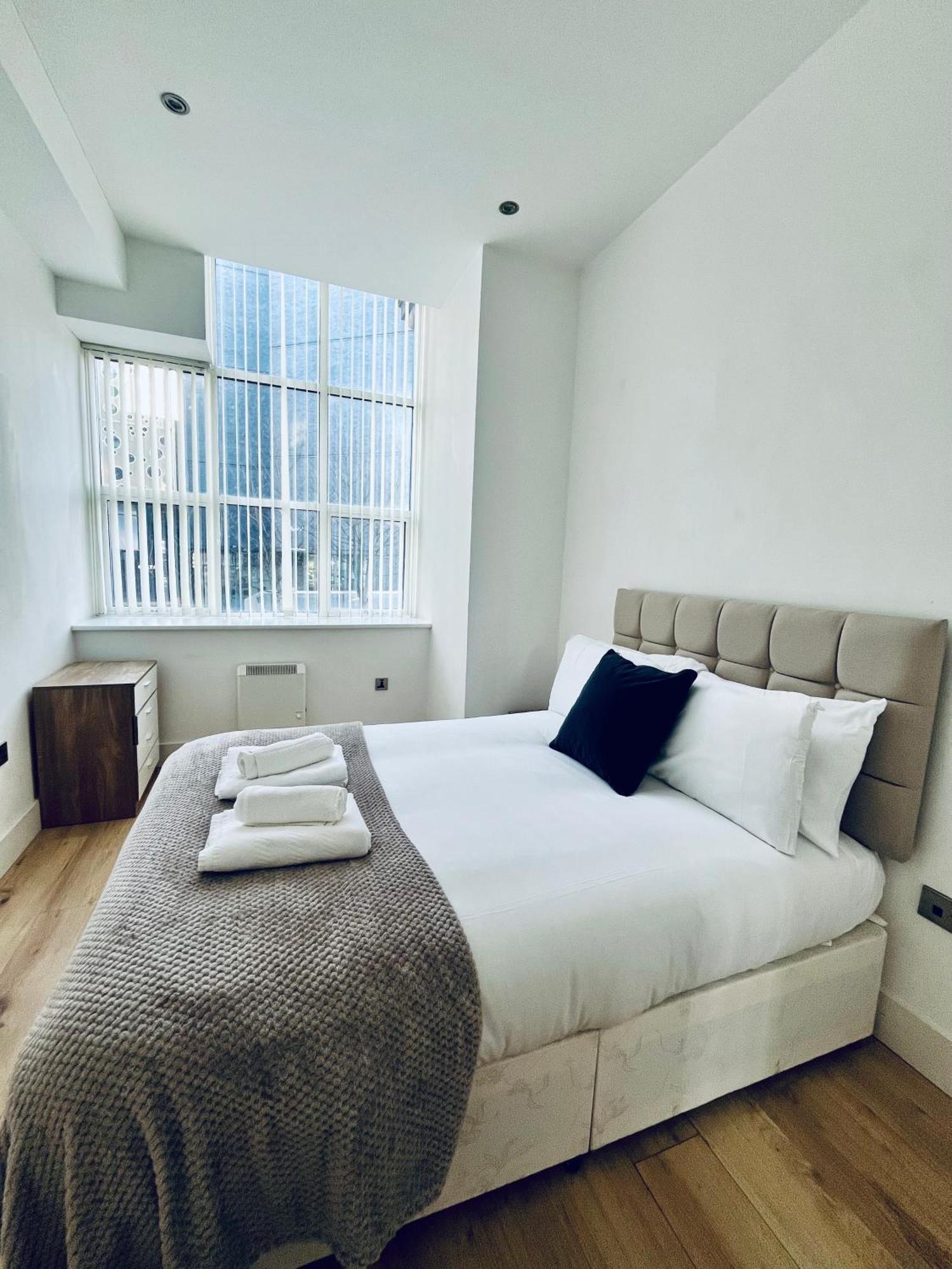 Fantastic Mill Apartment - 2023 Travellers Award Winner! Манчестер Экстерьер фото